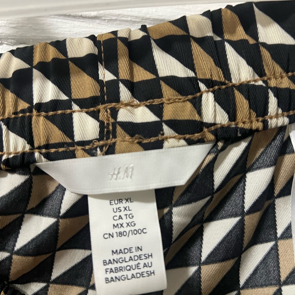H &M Geometric Patterned co-ord Set - Picture 6 of 6